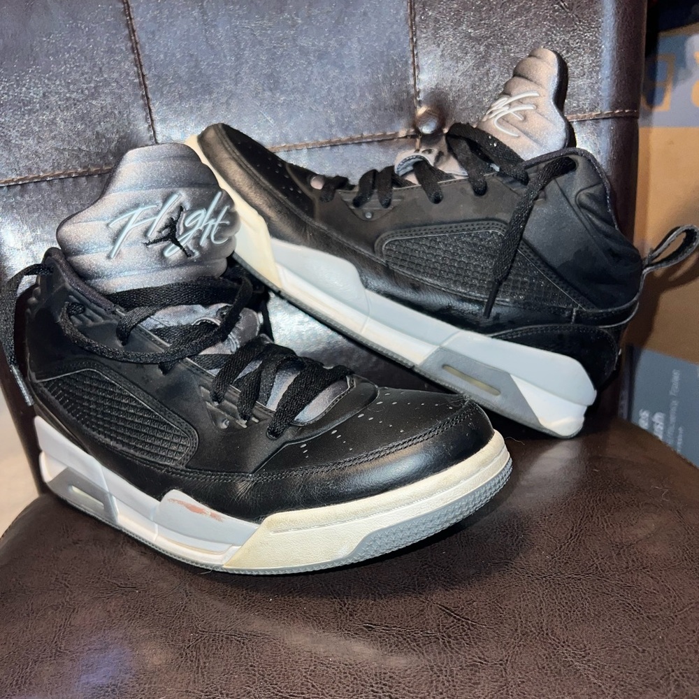 Nike Jordan Flight basketball sneakers